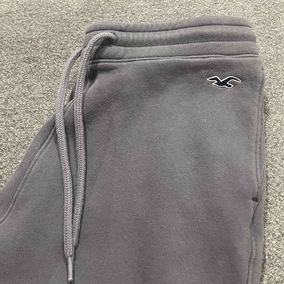 EUC Hollister Women's Gray Jogger Pants - Picture 2 of 8